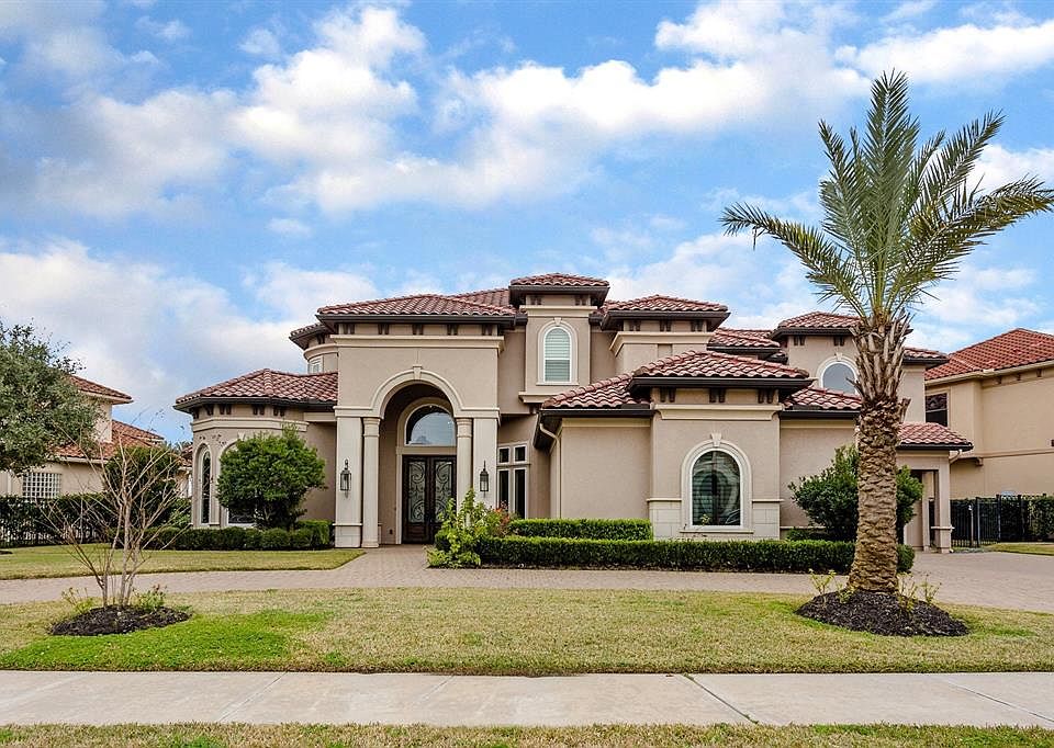 1st image of 13 Miramar Heights Cir