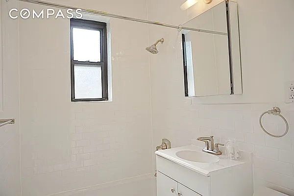 Rented by Compass | media 10