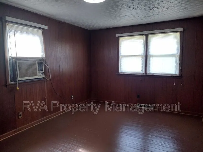 3 bed, 1.5 bath, 1323 sqft, $1,395 — Photo 4