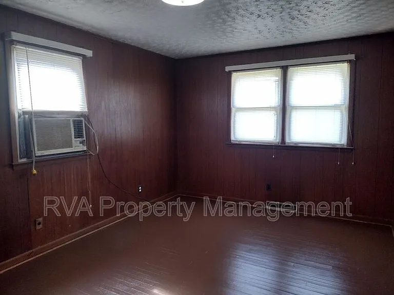 1311 Beazley St — Photo 4