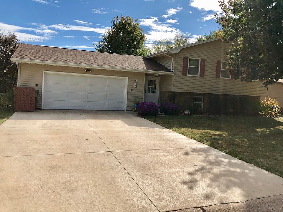1st image of 310 Charlton Dr