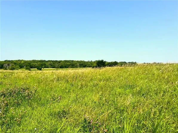 30 E 900th Rd, Baldwin City, KS 66006