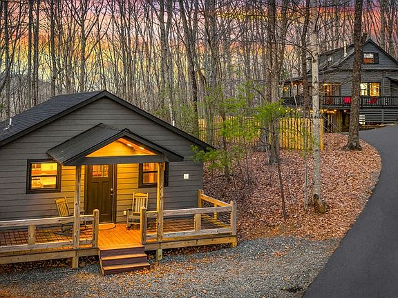 2nd image of 403 Sugar Mountain Rd