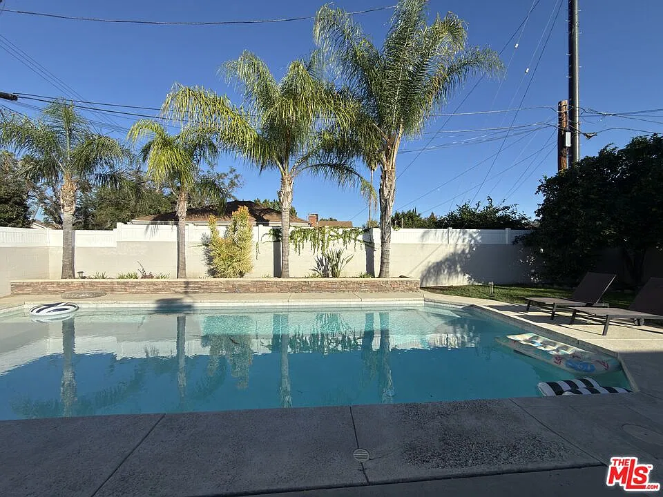 3 bed, 2.0 bath, 1291 sqft, $3,795 — Photo 1
