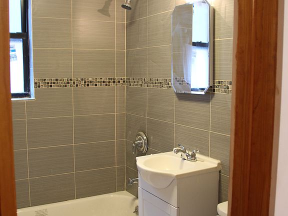 5th image of 535 Parkside Ave APT 6K