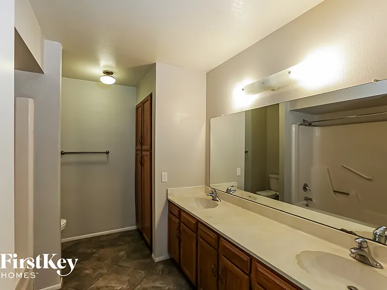 4656 W Townley Ave — Photo 13