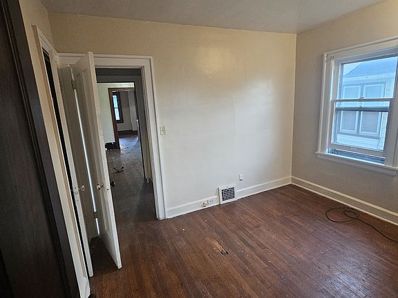 3rd image of 8613 Jeffries Ave #1