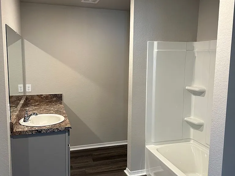 203 Logan Dr — Photo 19