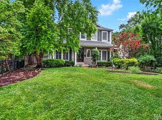 407 E Argonne Dr, Saint Louis, MO 63122