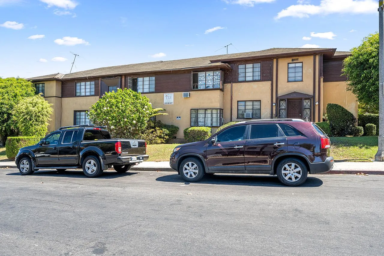 1 bed, 700 sqft, $1,725 — Photo 3