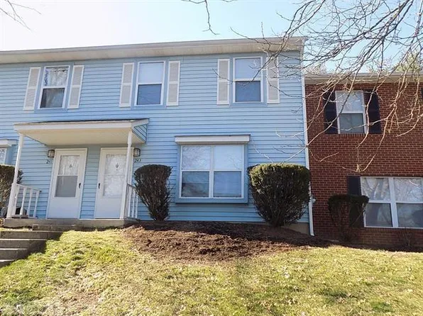243 Pheasant Run Dr, Blacksburg, VA 24060
