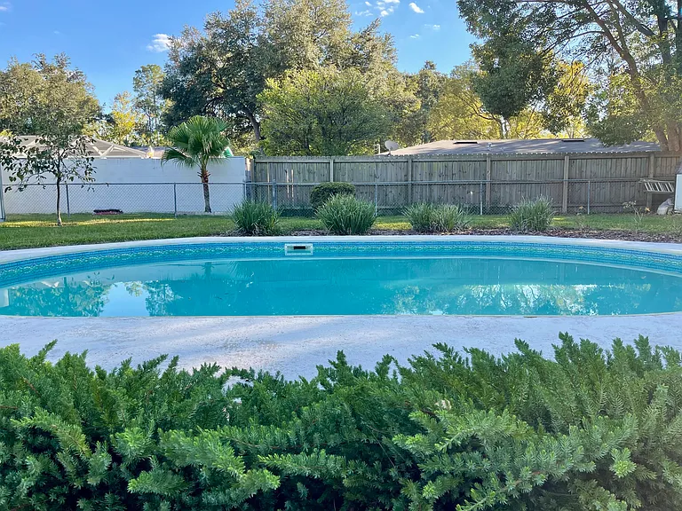 NW 47th Pl — Photo 14