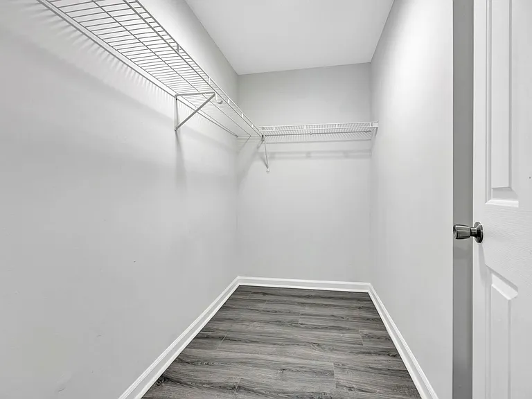 Rose Hill Garden Apartments — Photo 31