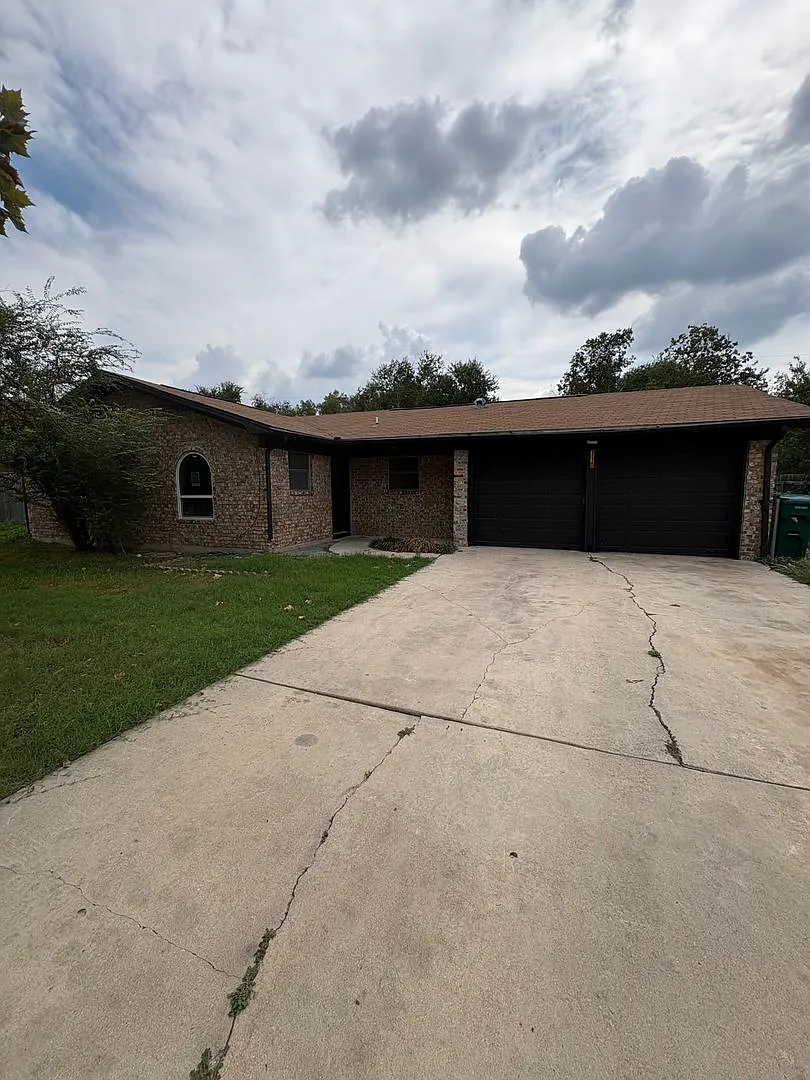 Harker Heights Home — Photo 1