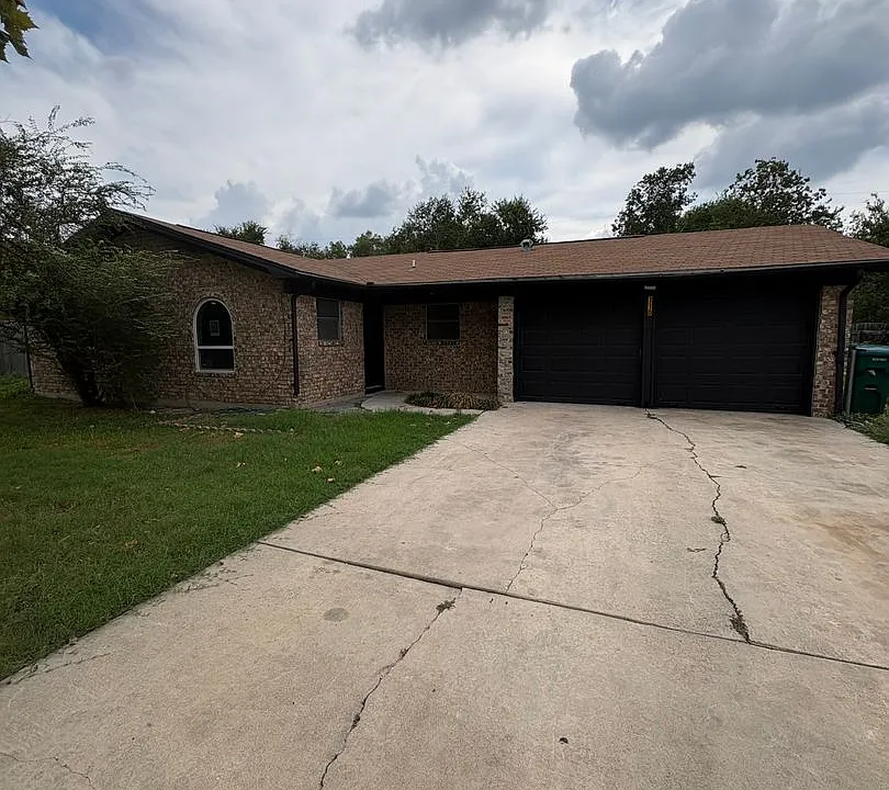 110 E Mark Rd
