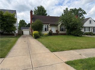 16451 Craigmere Dr, Middleburg Heights, OH 44130