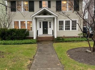 2699 Scarborough Rd, Cleveland Heights, OH
