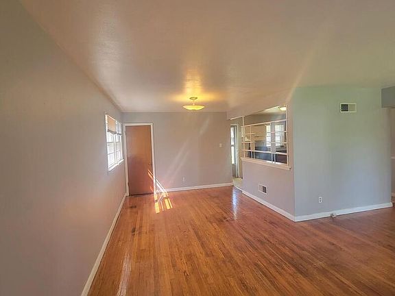 5th image of 25 Saint Virgil Ln