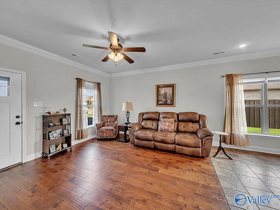 5th image of 17422 Fieldway Cir