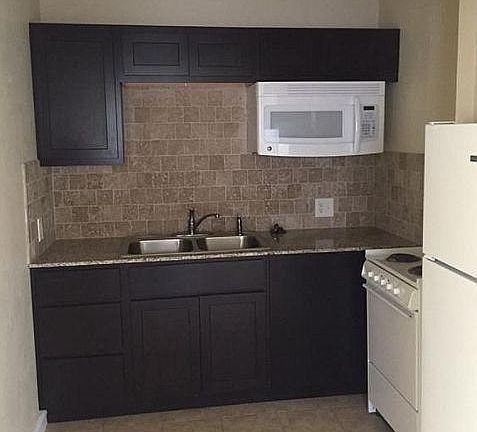 4th image of 1009 NE 21st St APT C