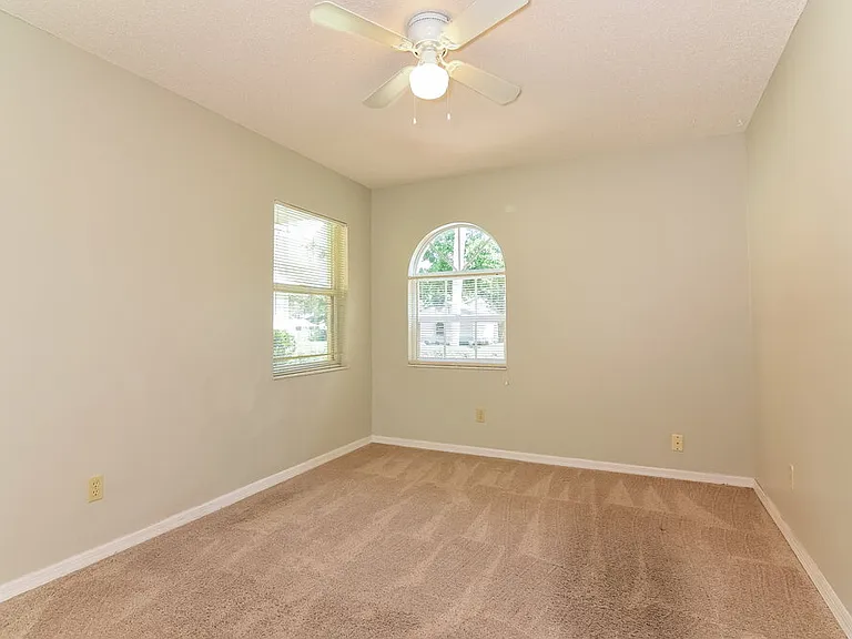704 Sand Ridge Dr — Photo 10