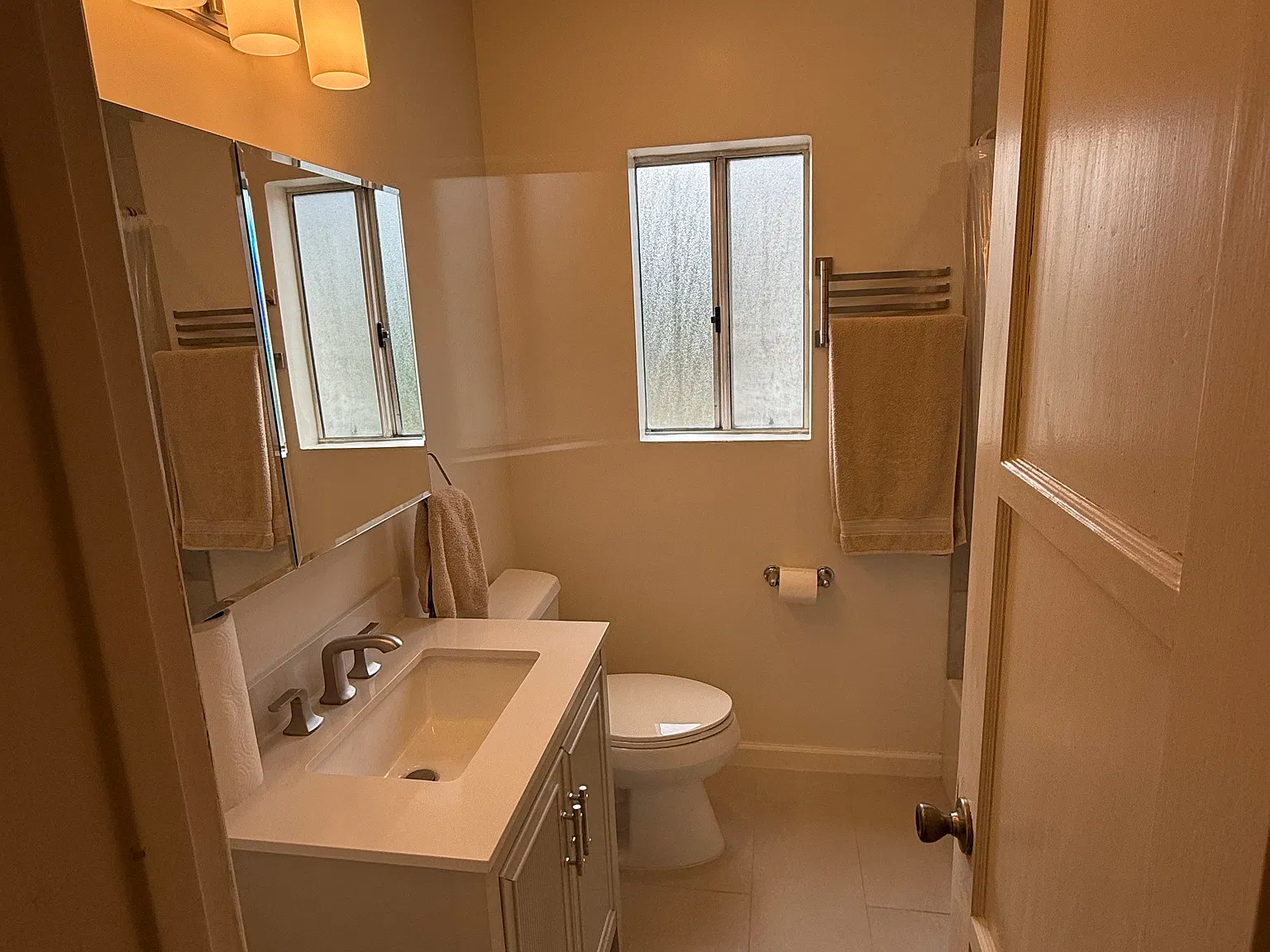 3 bed, 1.5 bath, 1112 sqft, $3,600 — Photo 3