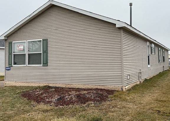 2nd image of 45453 Catalpa Blvd