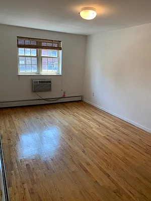 Rented by Marc Alloul, LREB | media 8