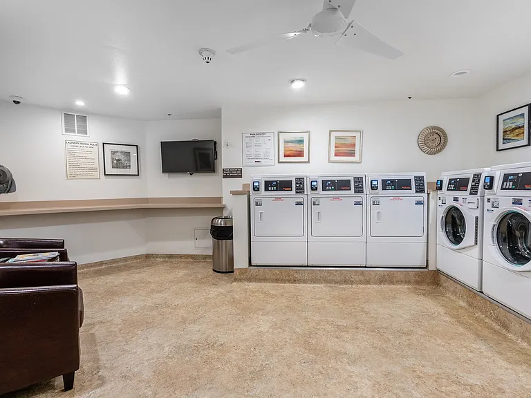 55+ FountainGlen Goldenwest Senior Apartments — Photo 33