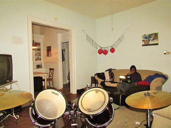 3rd image of 2228 W Grace St #2