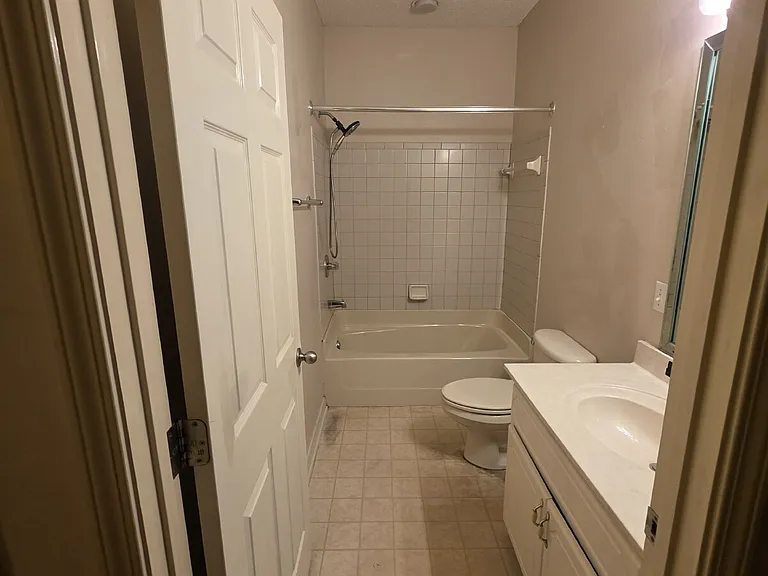 4608 Scarlet Dr E — Photo 5