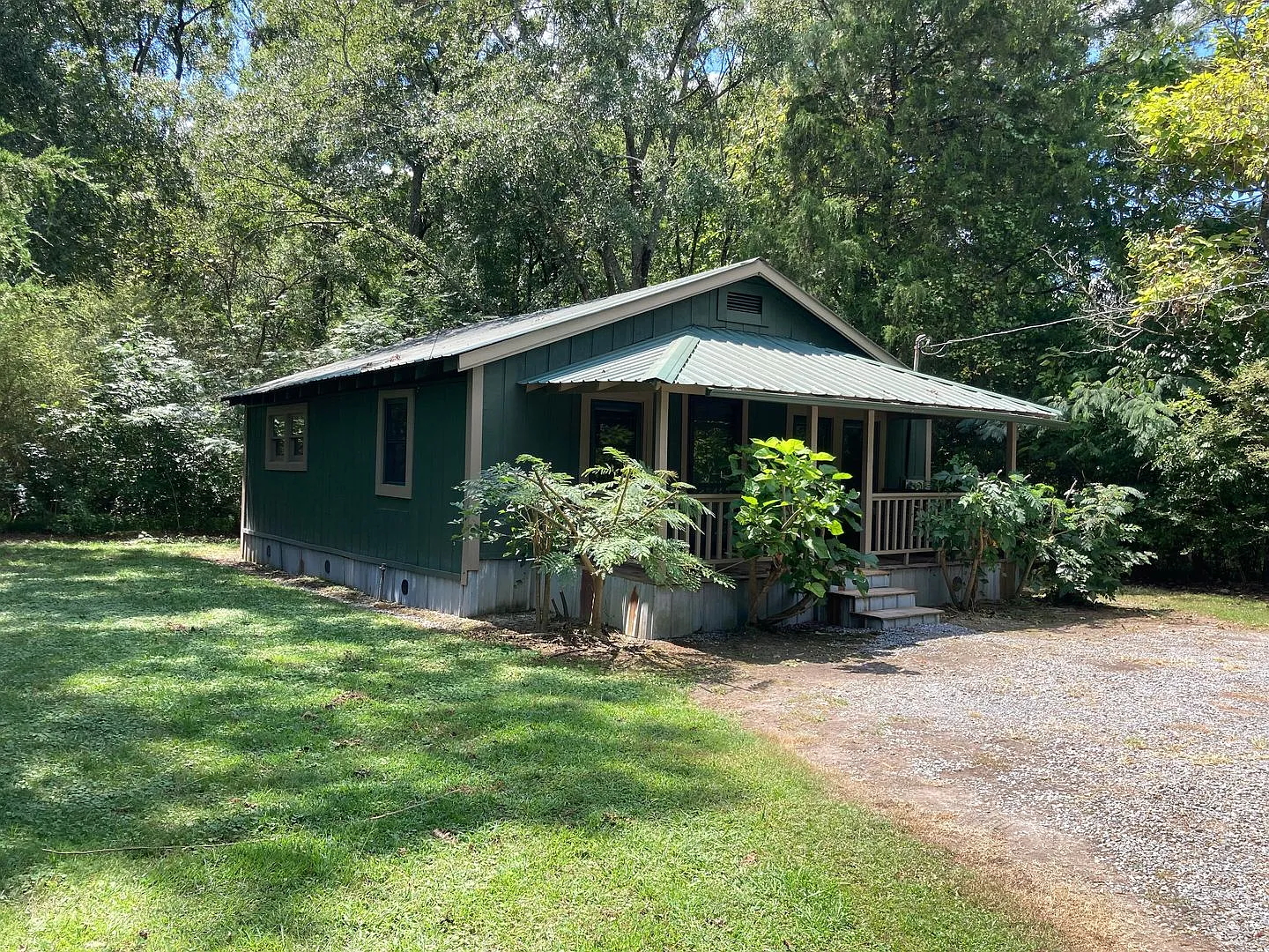Renovated 2/1 House in Armuchee- $1,095 — Photo 1