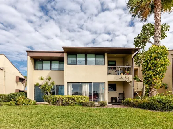 720 N Village Dr APT 104, Saint Petersburg, FL 33716