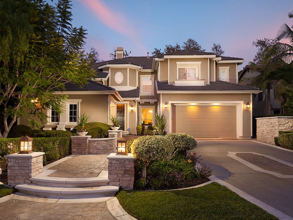 5 bd of luxury real estate.