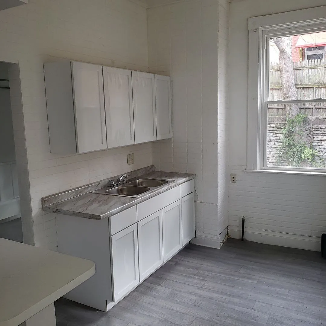 5 bed, 2.0 bath, $3,795 — Photo 3