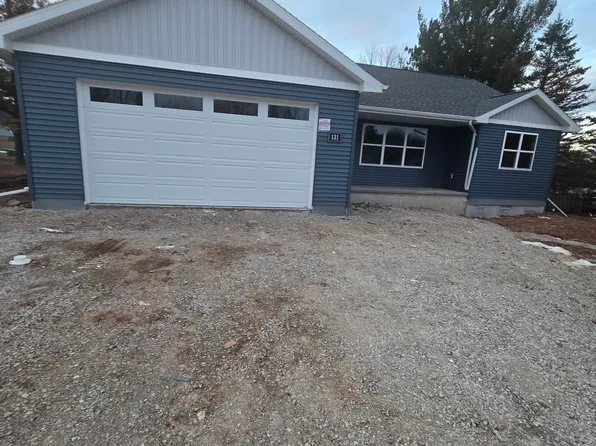 131 Baake St, Hortonville, WI 54944