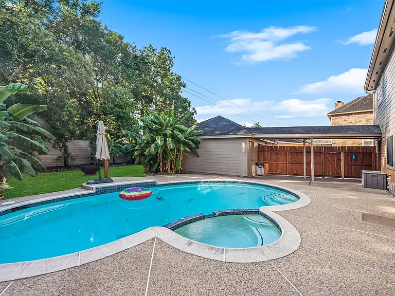 4422 Pine Breeze Dr — Photo 2