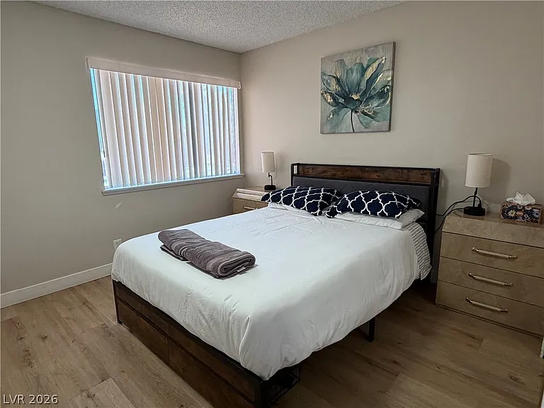 3823 El Camino Rd — Photo 20