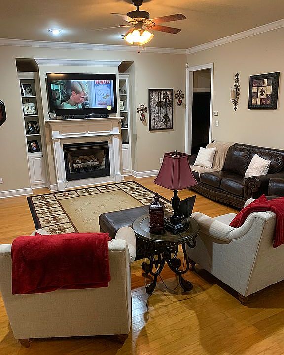 1st image of 606 W Way Dr