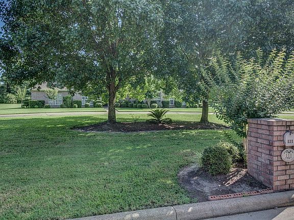 2nd image of 111 Oak Crest Dr