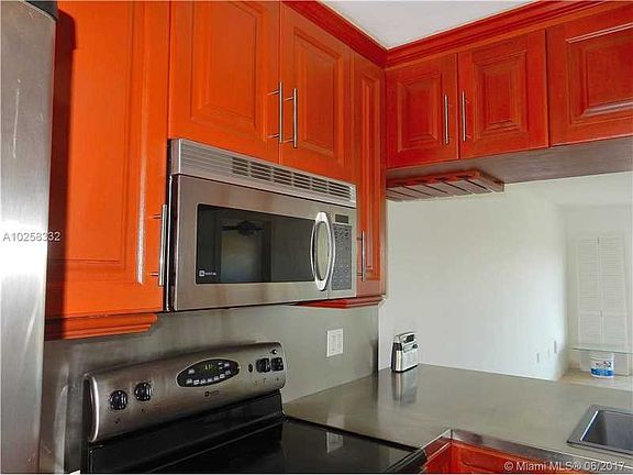 4th image of 1428 Euclid Ave APT 402