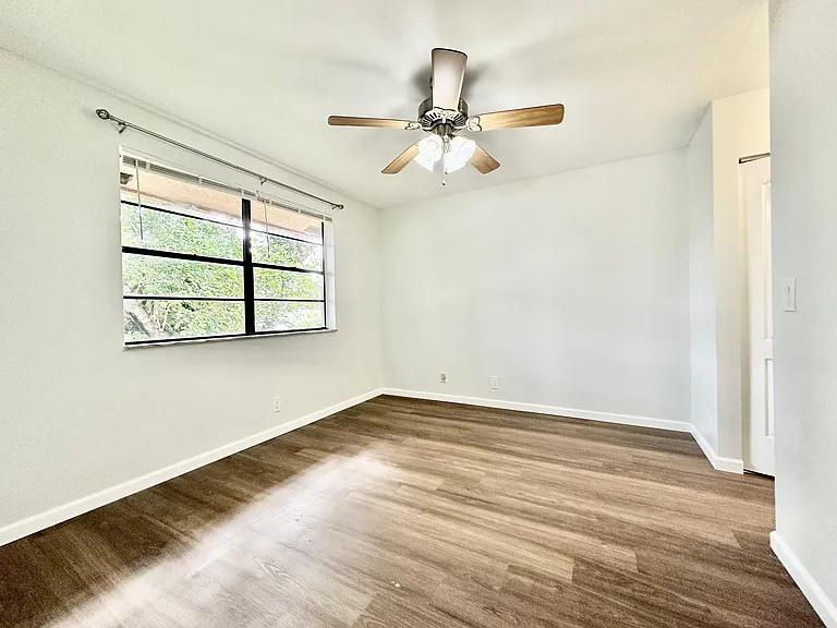 1917 NW 94th Ave #204A — Photo 22