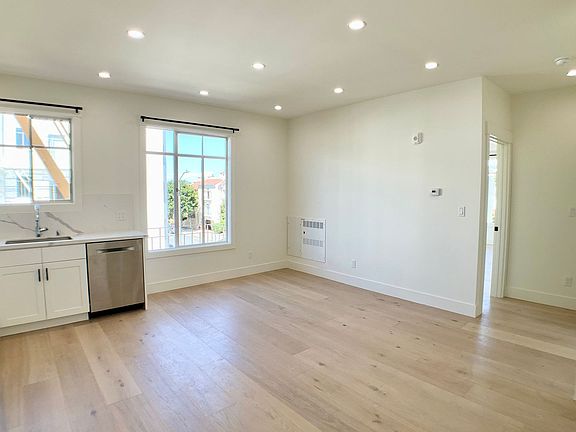 5th image of 1601 Beach St #204