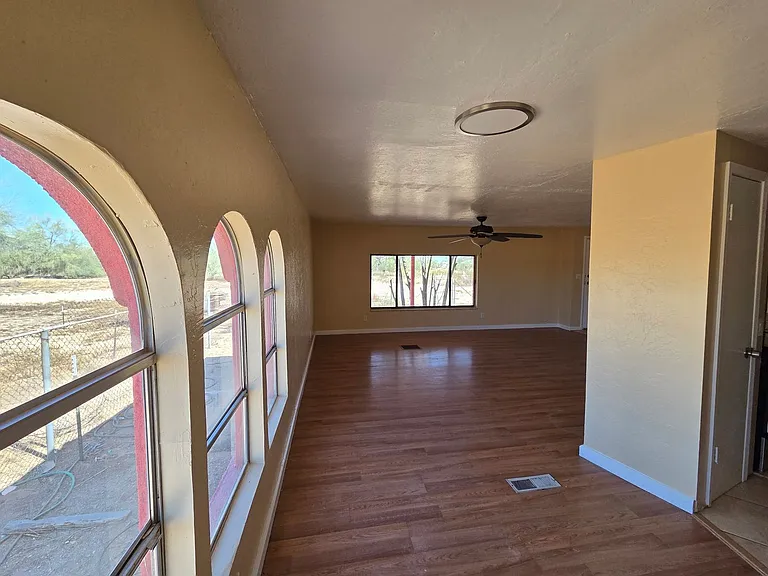 1469 W Virgil Dr — Photo 13