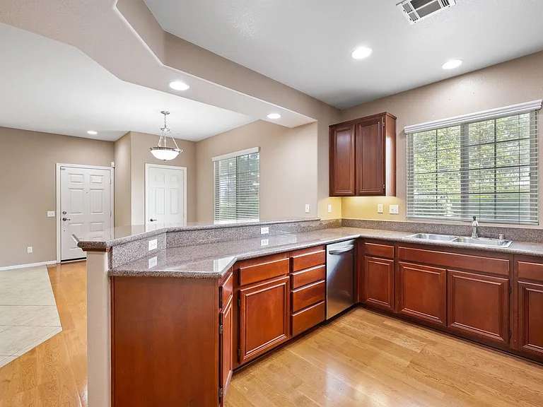 1527 Circle Ranch Way #66 — Photo 13