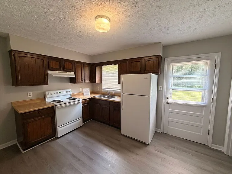 314 Walters Ln #B — Photo 24