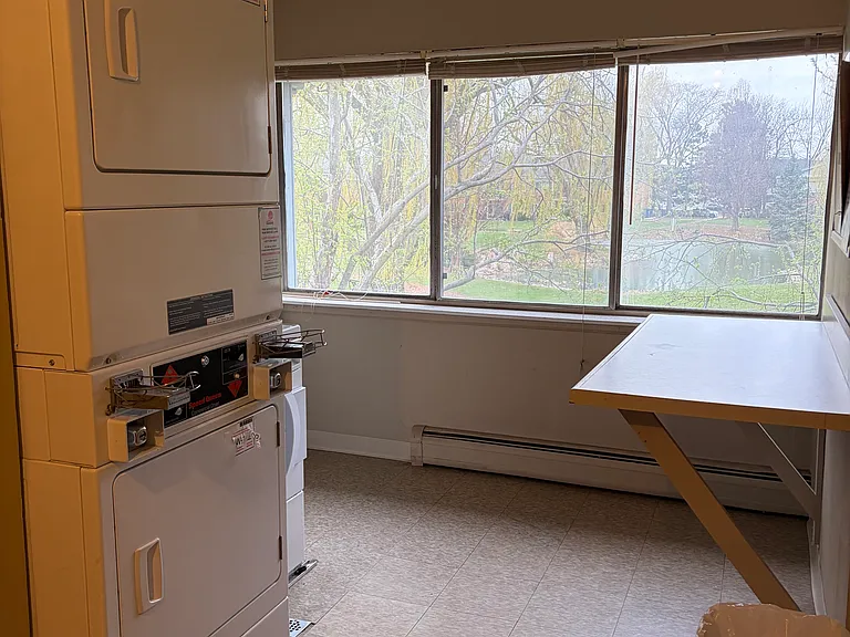 711 E Falcon Dr #201 — Photo 27
