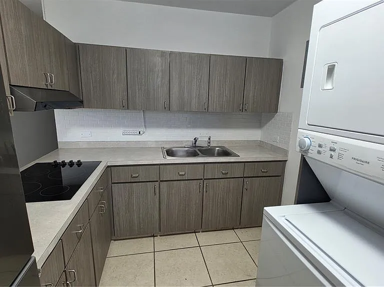 CALLE BORGONA, D-16, Urb Villa Contessa #1 — Photo 4