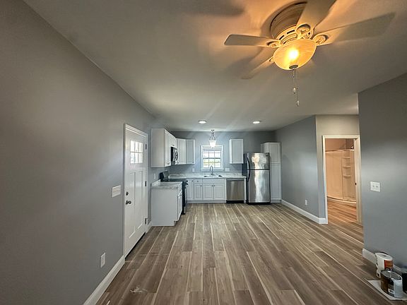 3rd image of 1521 Scenic Rd