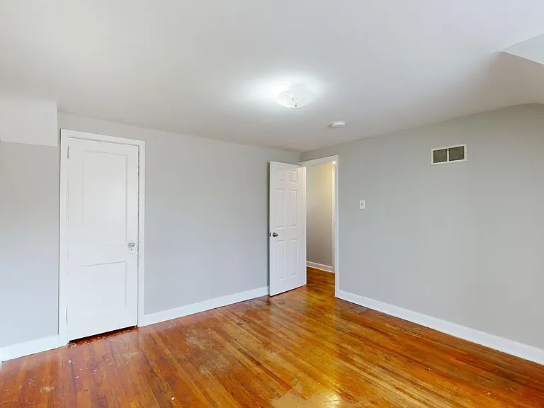 3121 Lincoln Way — Photo 10